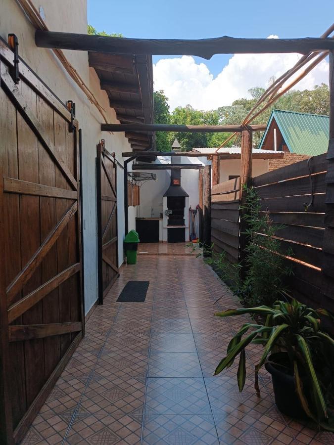 Cerca Del Rio Bed & Breakfast Carmen del Paraná Dış mekan fotoğraf